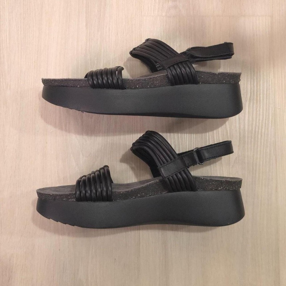 MUNRO Alessia Slingback Platform Sandal In Black - Size 8